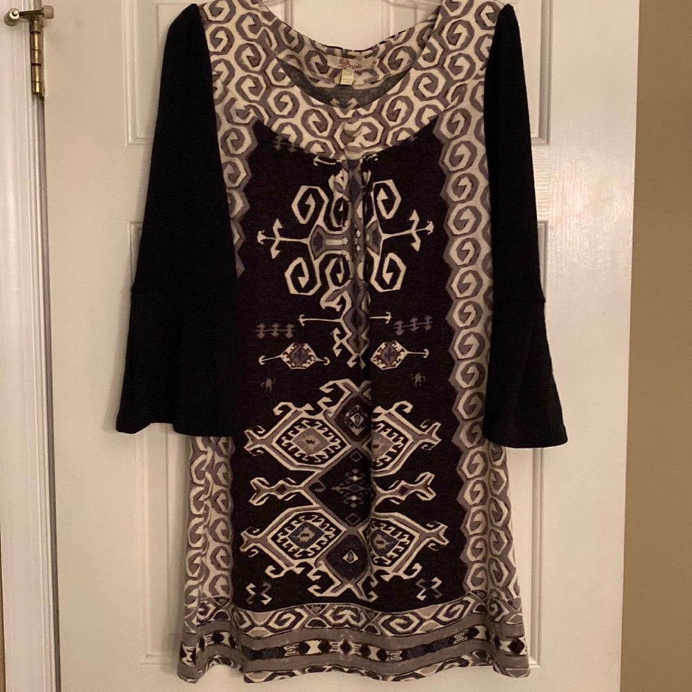 Knit long sleeve dress with bell sleeeves